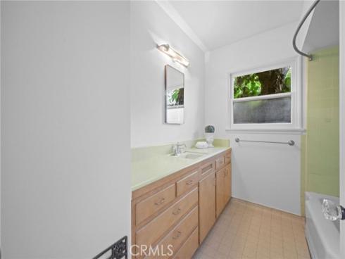 2310 Poinsettia , Santa Ana, CA