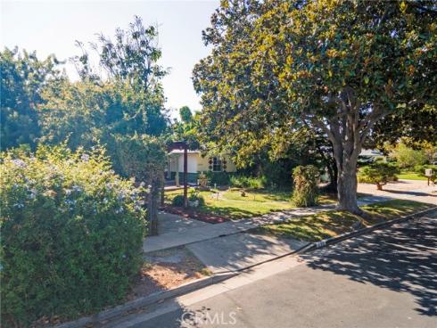 2310 Poinsettia , Santa Ana, CA