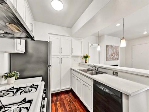 2857 S Fairview J Street, Santa Ana, CA