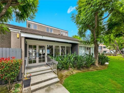 2857 S Fairview J Street, Santa Ana, CA