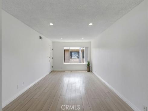 1801  Greenleaf  15  Street, Santa Ana, CA
