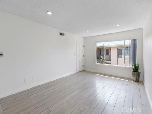 1801  Greenleaf  15  Street, Santa Ana, CA