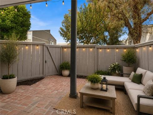 2710 W Segerstrom F Avenue, Santa Ana, CA