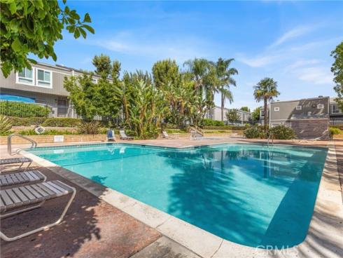 2710 W Segerstrom F Avenue, Santa Ana, CA