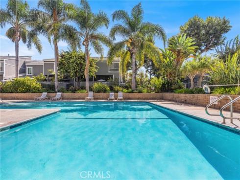 2710 W Segerstrom  F  Avenue, Santa Ana, CA