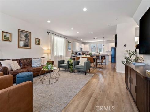924 E 3rd Street, Santa Ana, CA