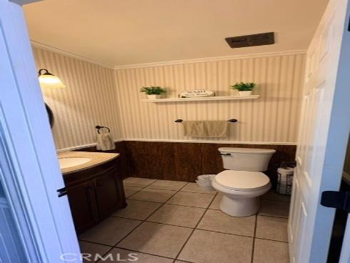 321  Carriage Dr. #d  , Santa Ana, CA