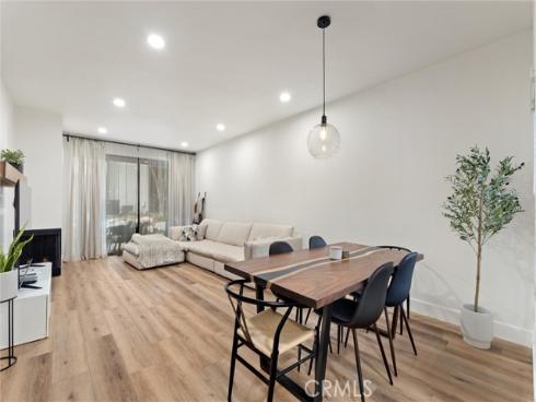 2504 W. Macarthur Boulevard I