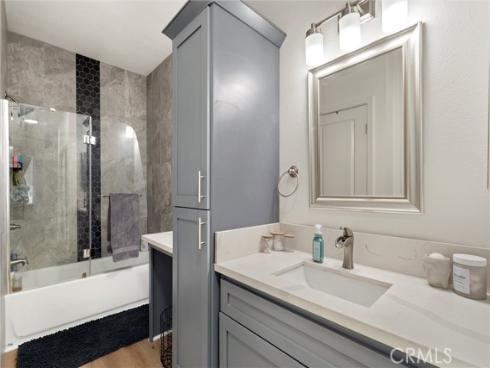 2504 W Macarthur I Boulevard, Santa Ana, CA