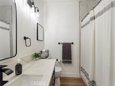 2504 W Macarthur I Boulevard, Santa Ana, CA