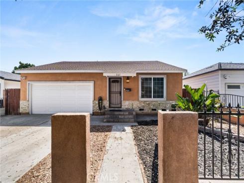 2211  Oak   Street, Santa Ana, CA