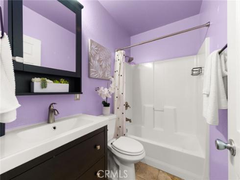 2211  Oak   Street, Santa Ana, CA