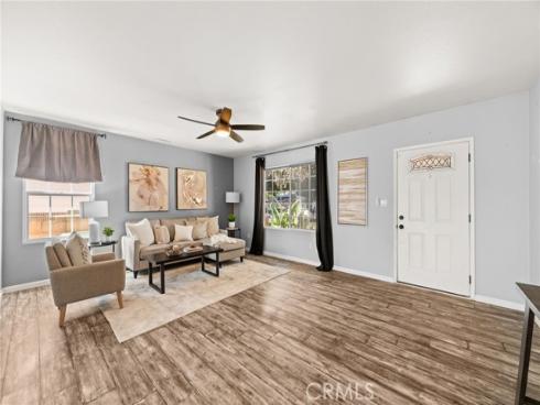 2211  Oak   Street, Santa Ana, CA