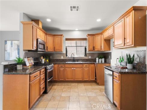 2211  Oak   Street, Santa Ana, CA