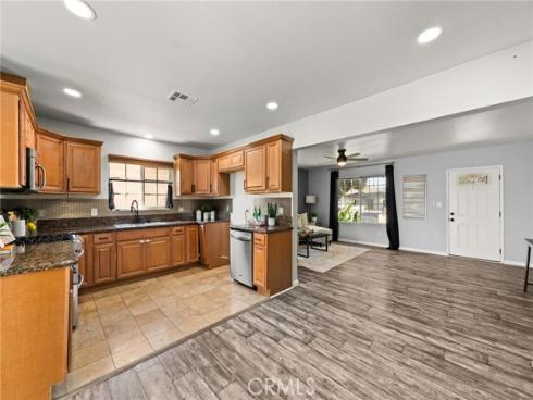2211  Oak   Street, Santa Ana, CA