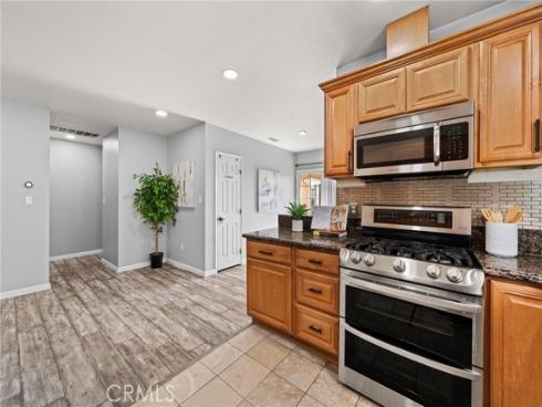 2211  Oak   Street, Santa Ana, CA