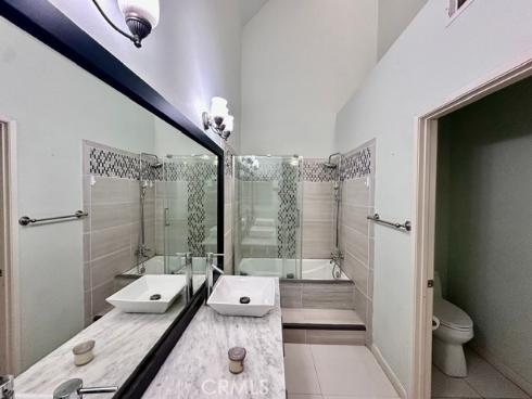 2542 W Macarthur  , Santa Ana, CA
