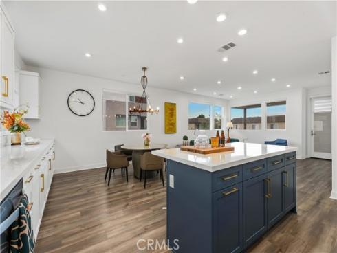 651 S Lyon   Street, Santa Ana, CA