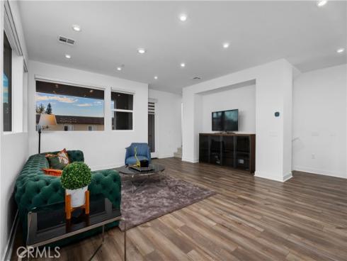 651 S Lyon   Street, Santa Ana, CA