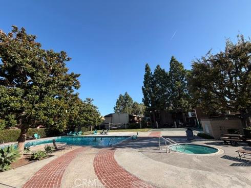 1000 W Macarthur 84 Boulevard, Santa Ana, CA