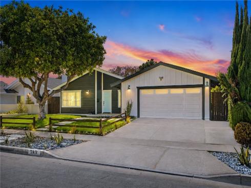 2818 N Lowell , Santa Ana, CA
