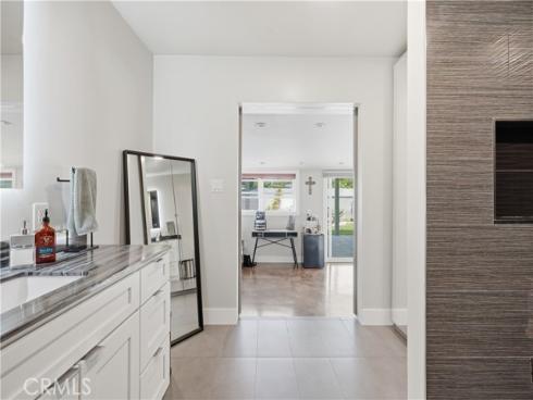 2215 N Spurgeon  , Santa Ana, CA