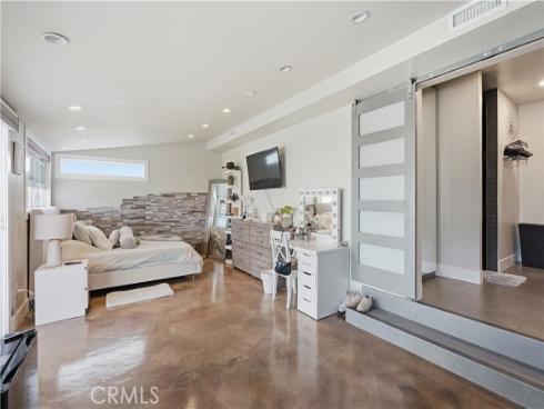 2215 N Spurgeon  , Santa Ana, CA