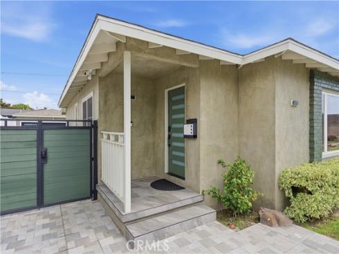 2215 N Spurgeon  , Santa Ana, CA