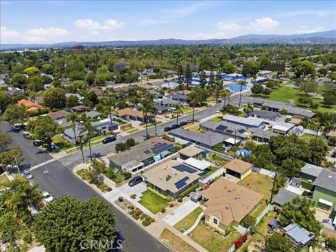 2215 N Spurgeon  , Santa Ana, CA