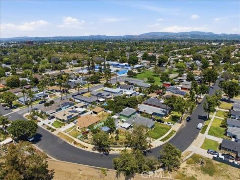 2215 N Spurgeon  , Santa Ana, CA