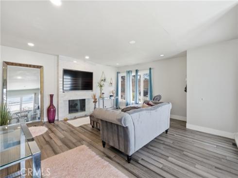 2215 N Spurgeon  , Santa Ana, CA