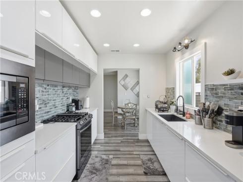 2215 N Spurgeon  , Santa Ana, CA