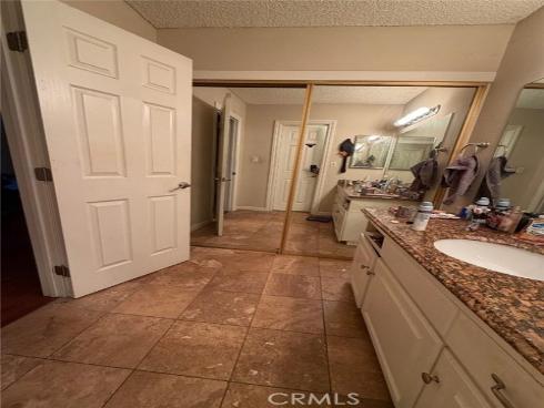 1040 W Macarthur  21  Boulevard, Santa Ana, CA
