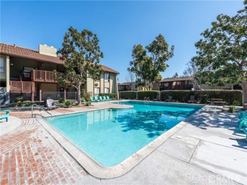 1040 W Macarthur  21  Boulevard, Santa Ana, CA