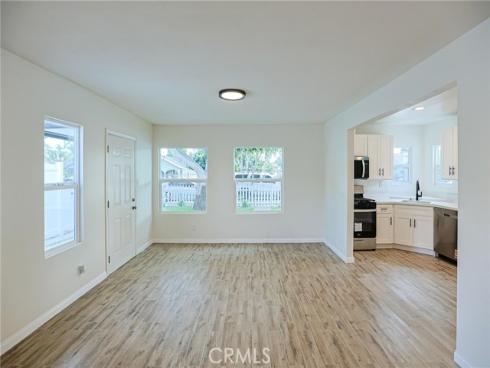 122 N Bewley Street, Santa Ana, CA