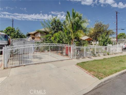 1402 S Poplar Street, Santa Ana, CA