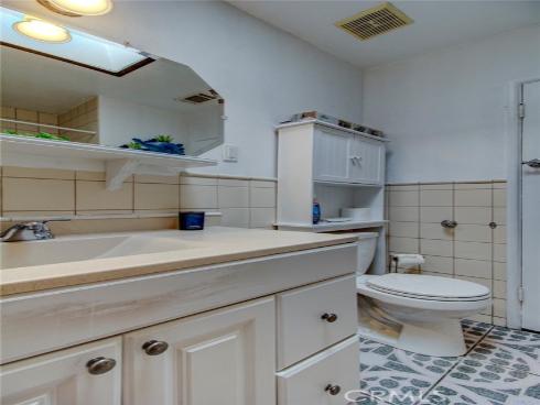 1402 S Poplar Street, Santa Ana, CA