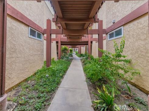 1000 W Macarthur  94  Boulevard, Santa Ana, CA