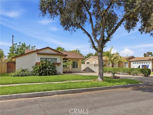 1832 S Bamdal , Santa Ana, CA