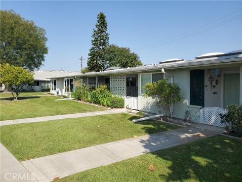 13500  Wentworth  121K  Lane, Seal Beach, CA