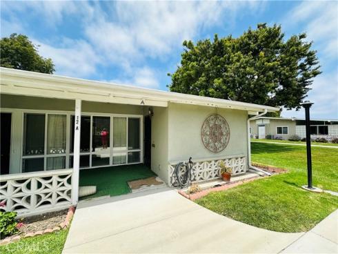 1620  Monterey Road, M2-12a  , Seal Beach, CA