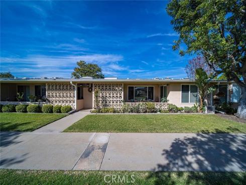 13580  Medinac  M5-101B  Lane, Seal Beach, CA