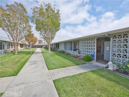 1740  Interlachen  12-39C  Road, Seal Beach, CA