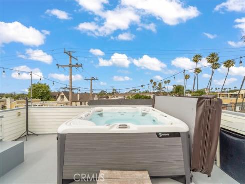 513  Ocean   Avenue, Seal Beach, CA