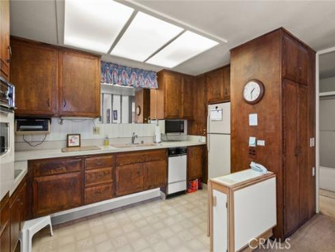 1320  Knollwood  42B  Road, Seal Beach, CA