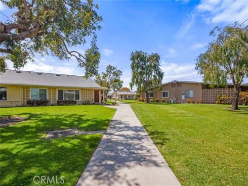 1320  Knollwood  42B  Road, Seal Beach, CA