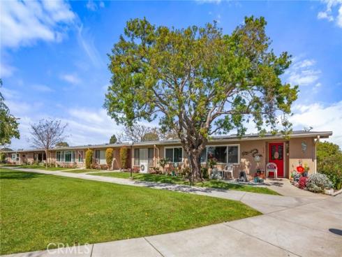 1320  Knollwood  42B  Road, Seal Beach, CA