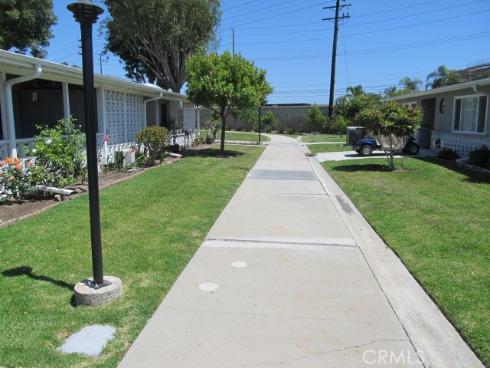 13981  Thunderbird Drive, M2-2b  , Seal Beach, CA