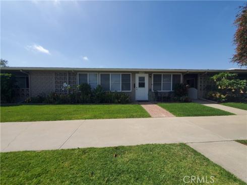 13371  Danbury  136E  Lane, Seal Beach, CA