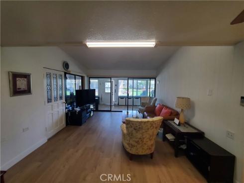 13371  Danbury  136E  Lane, Seal Beach, CA